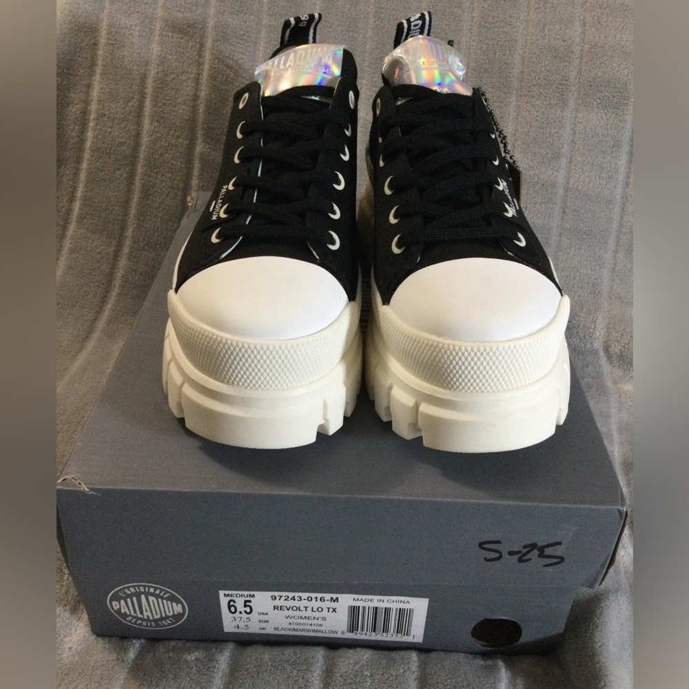 Palladium Women’s Black/White Revolt Platform Sneakers - Picture 11 of 13